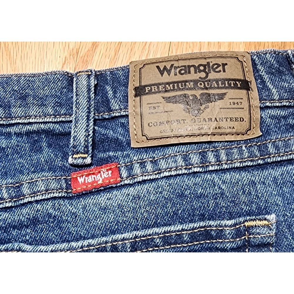 Wrangler Jeans Mens 40x32 Cotton Blend Denim Dark Wash 1097FXVMD Straight Leg